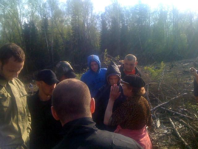 Нападение на лагерь. Защитники Химкинского леса. Конфликт вокруг Химкинского леса. ЧОПОВЕЦ напавший на экологов в Арзамасе. В Химкинском лесу напали на женщину.