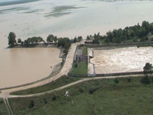 Трагедии водохранилищ. Неберджаевское водохранилище наводнение. Водохранилище в Крымске Краснодарского края. Краснодарское водохранилище наводнение. Неберджаевское водохранилище шлюзы.